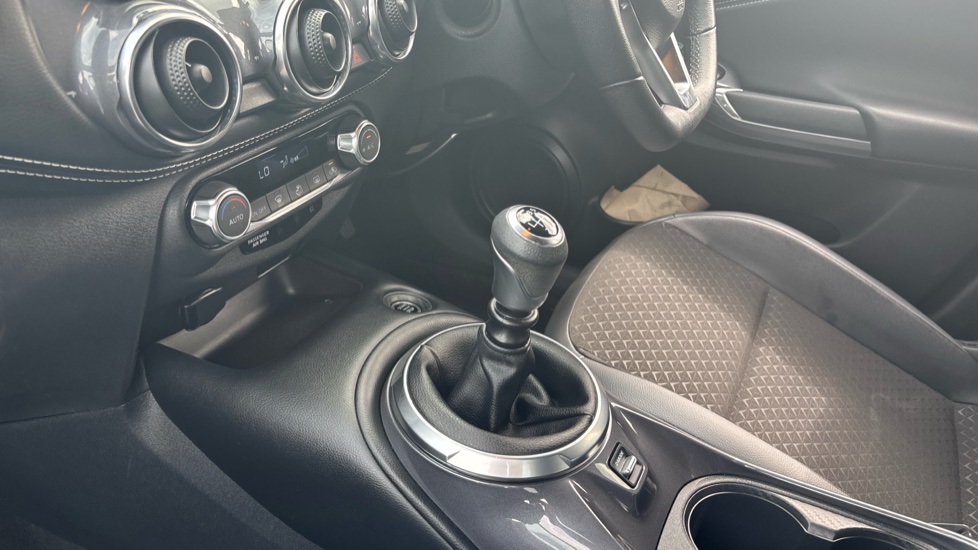 Nissan Juke 1.0 DiG-T 114 N-Connecta 5dr Petrol Hatchback - Image 13