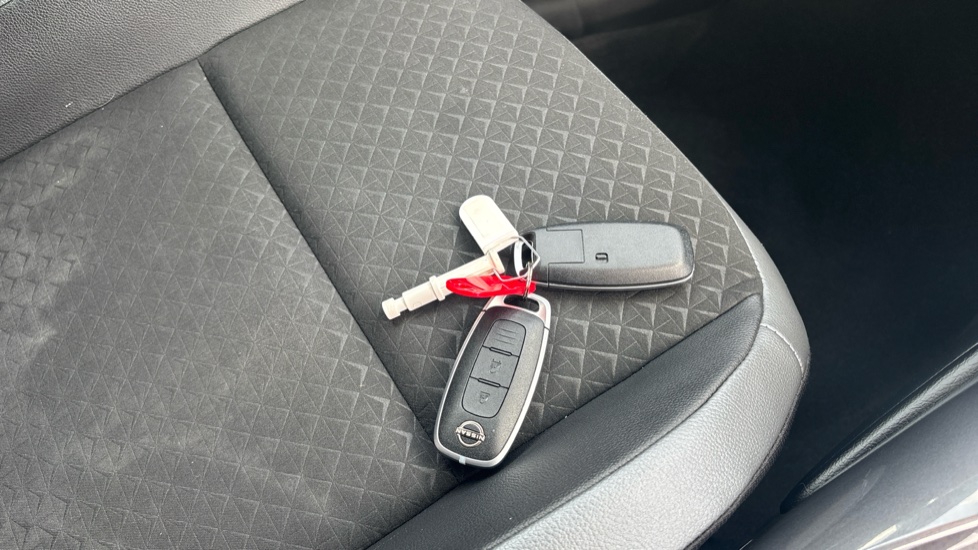 Nissan Juke 1.0 DiG-T 114 N-Connecta 5dr Petrol Hatchback - Image 20