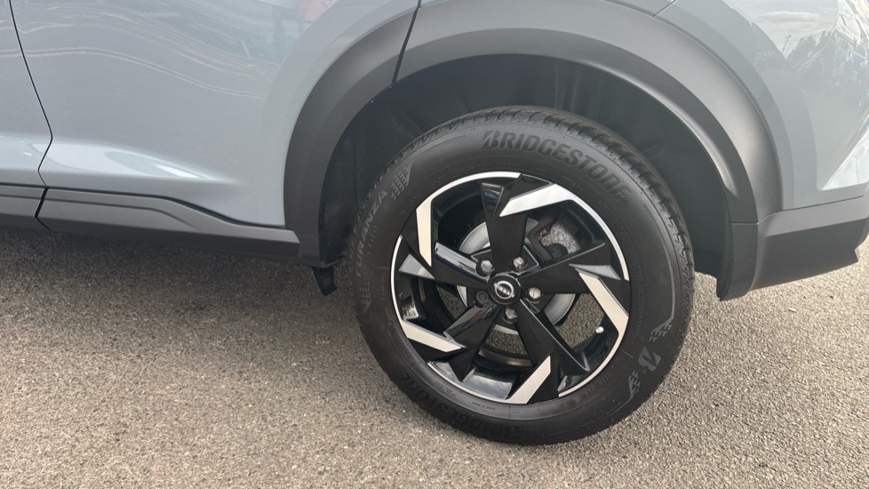 Nissan Juke 1.0 DiG-T 114 N-Connecta 5dr Petrol Hatchback - Image 42