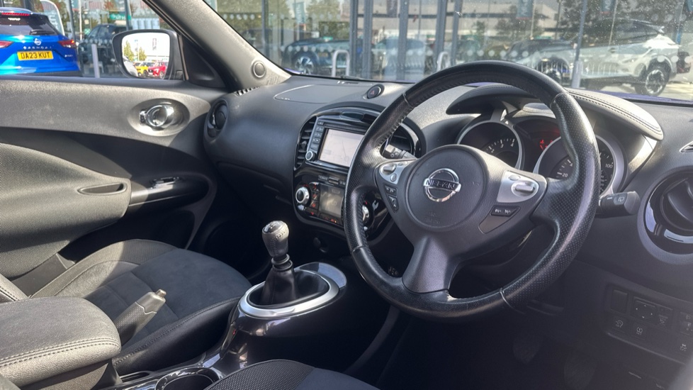 Nissan Juke 1.2 DiG-T N-Connecta 5dr Petrol Hatchback - Image 11