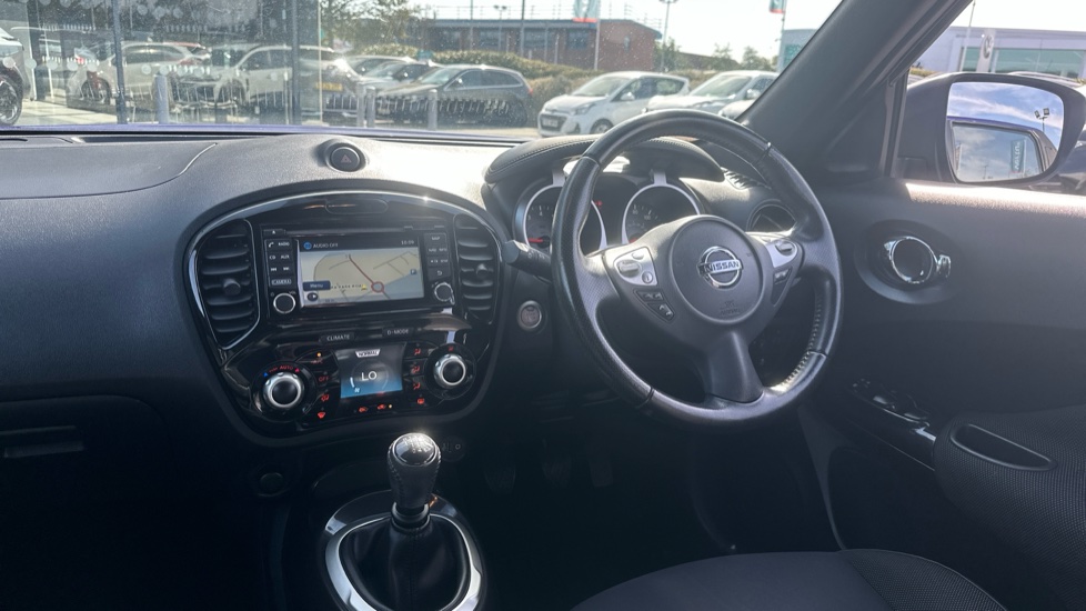 Nissan Juke 1.2 DiG-T N-Connecta 5dr Petrol Hatchback - Image 14