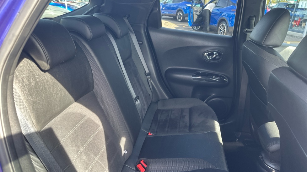 Nissan Juke 1.2 DiG-T N-Connecta 5dr Petrol Hatchback - Image 15