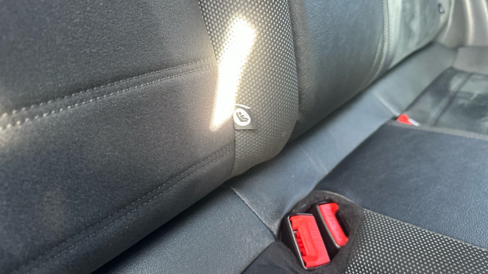 Nissan Juke 1.2 DiG-T N-Connecta 5dr Petrol Hatchback - Image 17