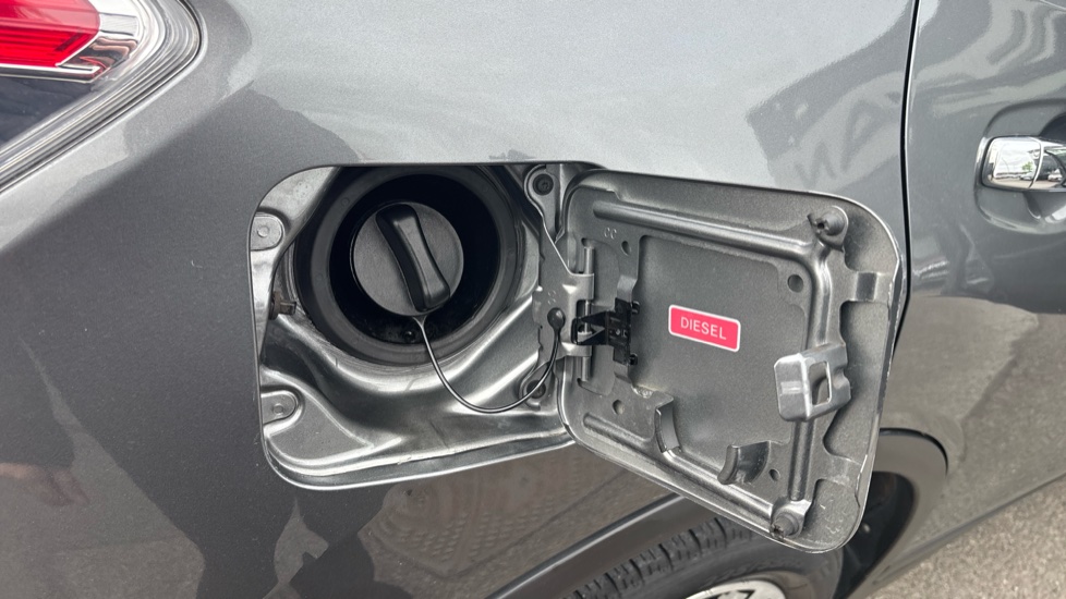Nissan X-Trail 1.6 dCi Tekna 5dr Xtronic Diesel Station Wagon - Image 31
