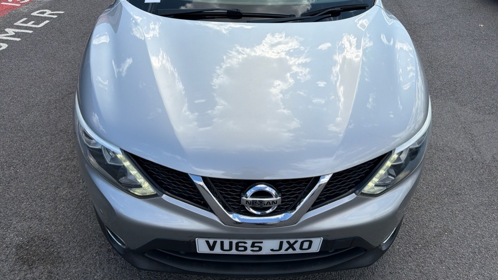 Nissan Qashqai 1.6 DiG-T N-Tec+ 5dr Petrol Hatchback - Image 8