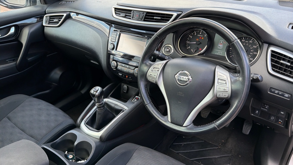 Nissan Qashqai 1.6 DiG-T N-Tec+ 5dr Petrol Hatchback - Image 11