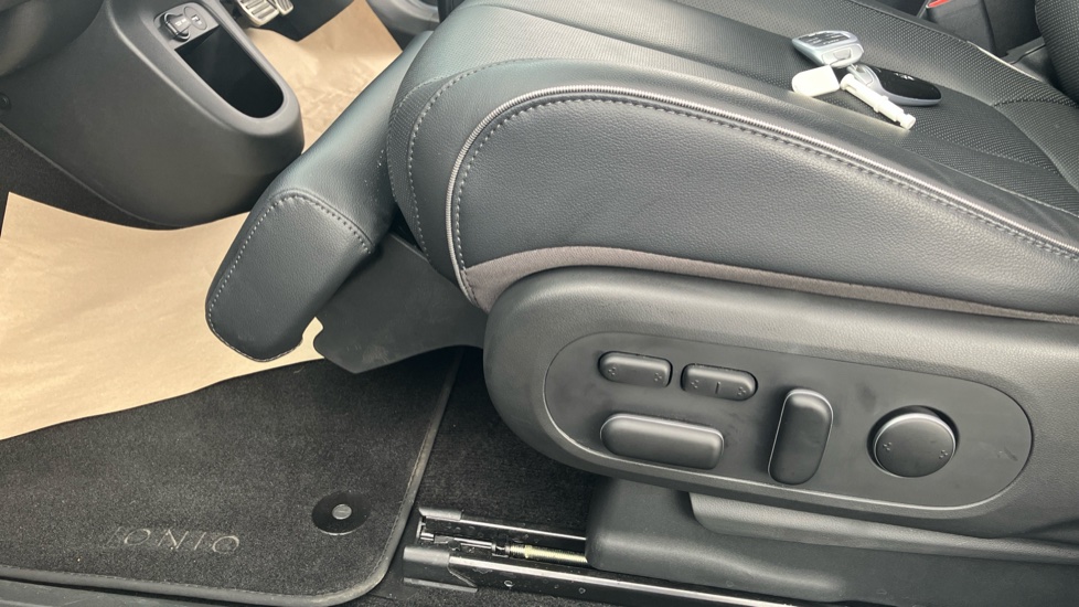 Hyundai IONIQ 5 160kW Ultimate 73 kWh 5dr Auto Electric Hatchback - Image 27