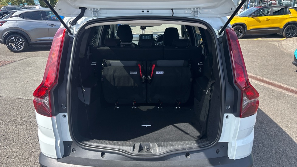 Dacia Jogger 1.6 HEV Extreme 5dr Auto Hybrid Estate - Image 4