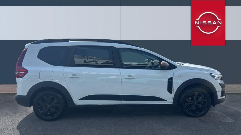 Dacia Jogger 1.6 HEV Extreme 5dr Auto Hybrid Estate - Image 5
