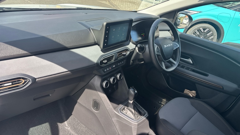 Dacia Jogger 1.6 HEV Extreme 5dr Auto Hybrid Estate - Image 9