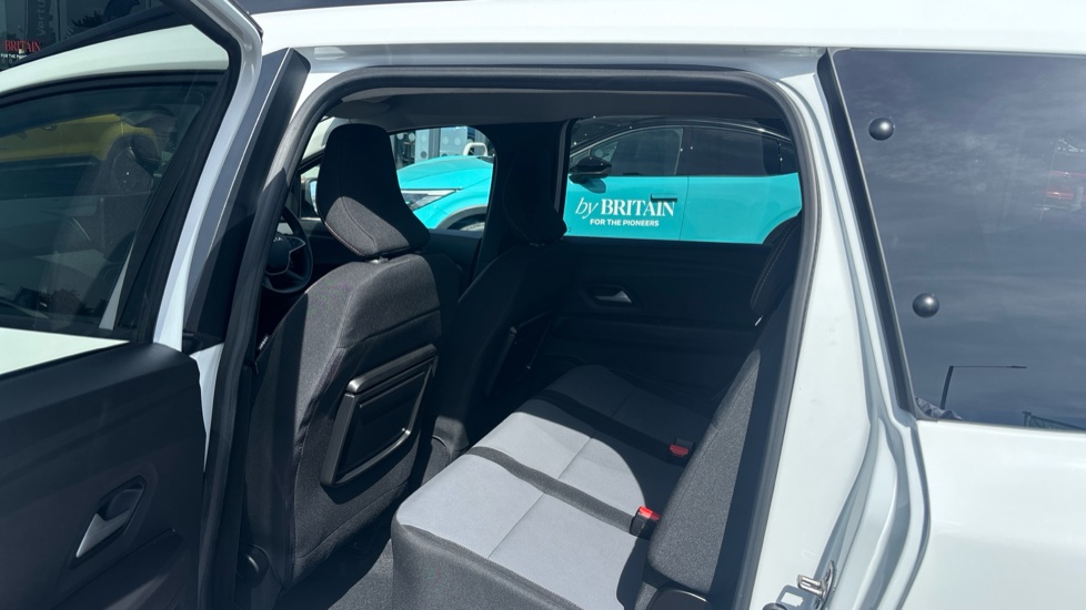 Dacia Jogger 1.6 HEV Extreme 5dr Auto Hybrid Estate - Image 16