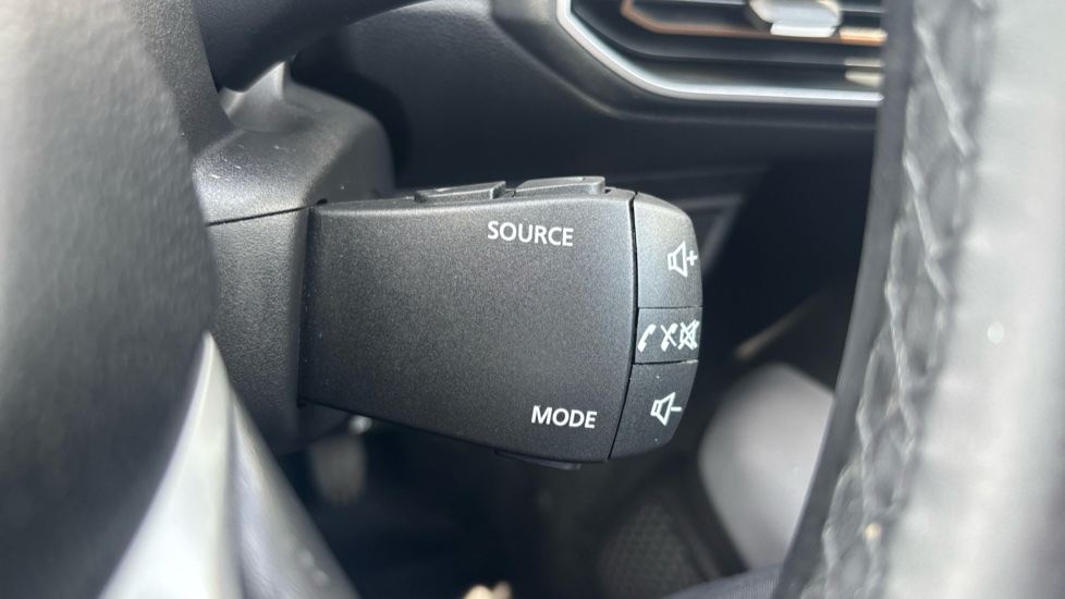 Dacia Jogger 1.6 HEV Extreme 5dr Auto Hybrid Estate - Image 25
