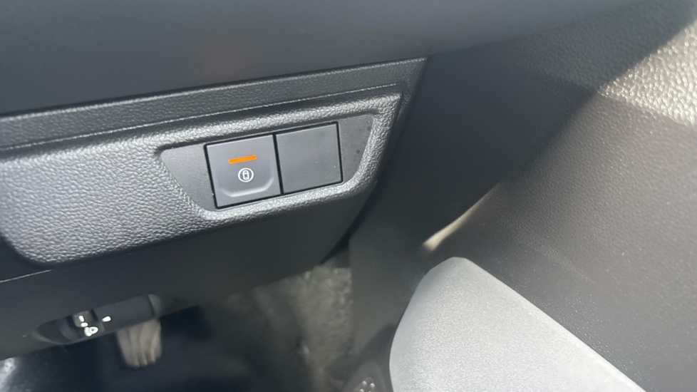 Dacia Jogger 1.6 HEV Extreme 5dr Auto Hybrid Estate - Image 26