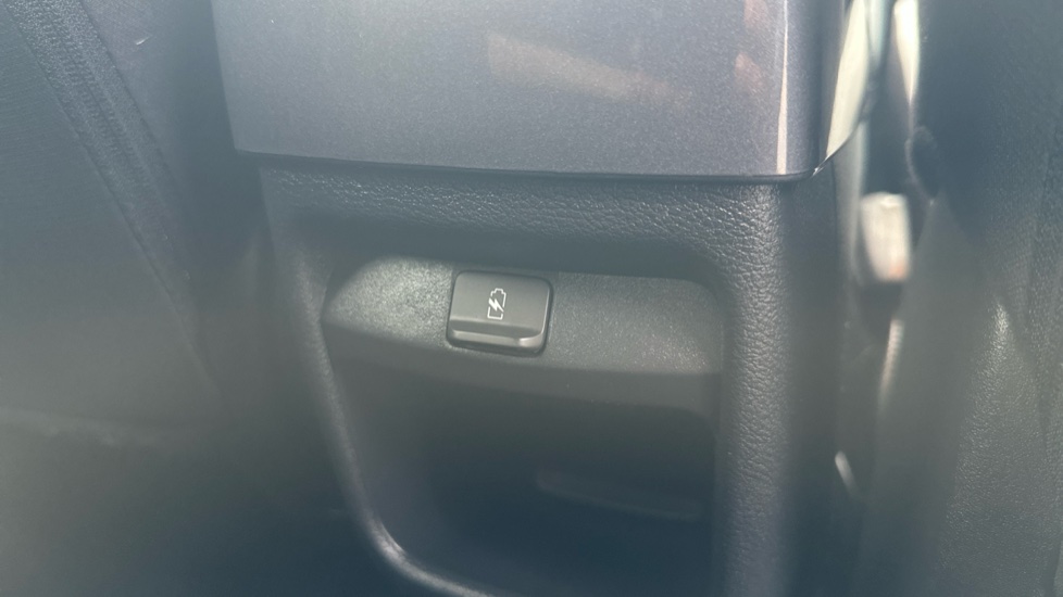 Nissan Juke 1.0 DiG-T 114 N-Connecta 5dr Petrol Hatchback - Image 8
