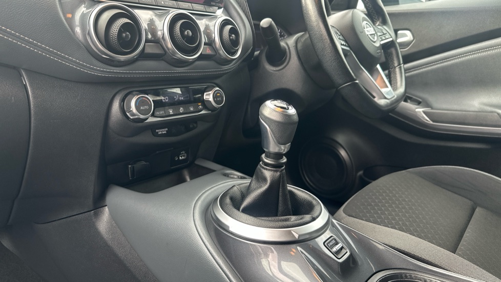 Nissan Juke 1.0 DiG-T 114 N-Connecta 5dr Petrol Hatchback - Image 13