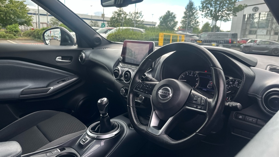 Nissan Juke 1.0 DiG-T 114 N-Connecta 5dr Petrol Hatchback - Image 14