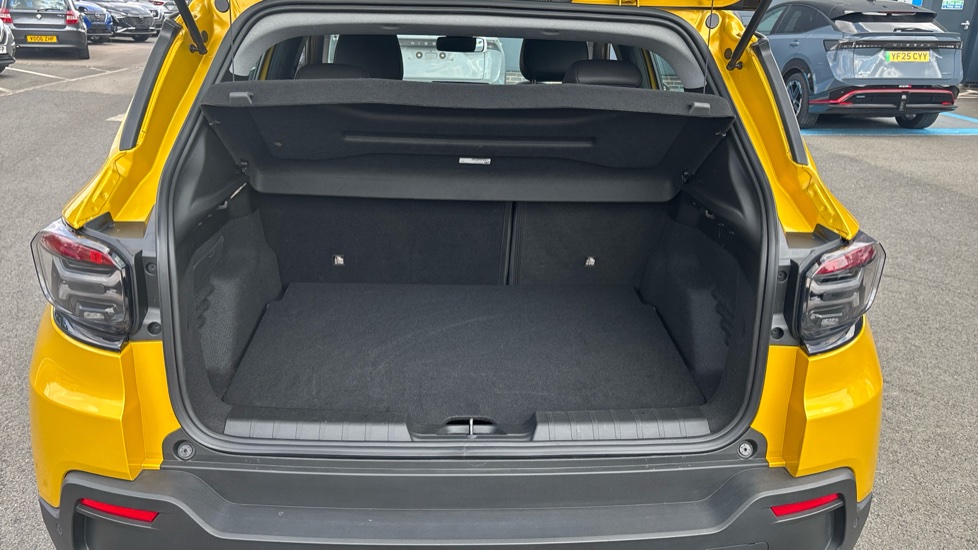 Jeep Avenger 1.2 Altitude 5dr Petrol Hatchback - Image 4