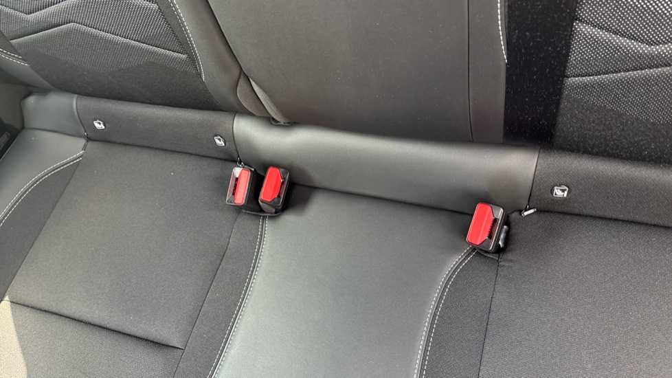 Jeep Avenger 1.2 Altitude 5dr Petrol Hatchback - Image 17