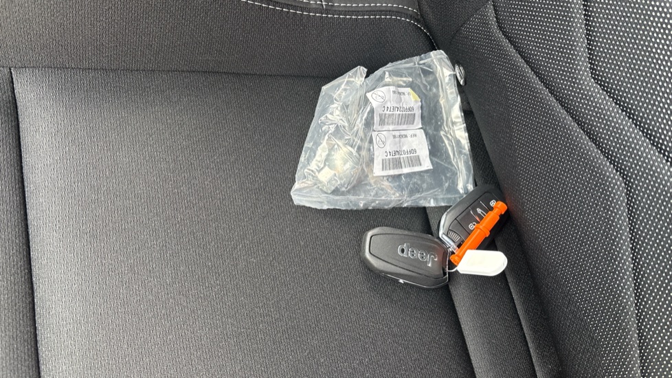 Jeep Avenger 1.2 Altitude 5dr Petrol Hatchback - Image 19