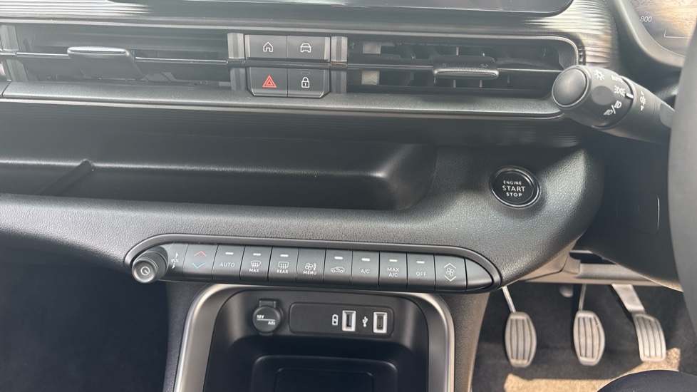 Jeep Avenger 1.2 Altitude 5dr Petrol Hatchback - Image 27