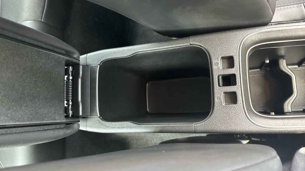 Jeep Avenger 1.2 Altitude 5dr Petrol Hatchback - Image 30