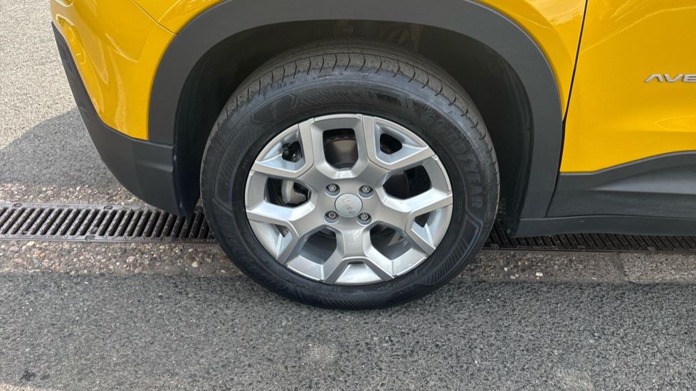 Jeep Avenger 1.2 Altitude 5dr Petrol Hatchback - Image 45