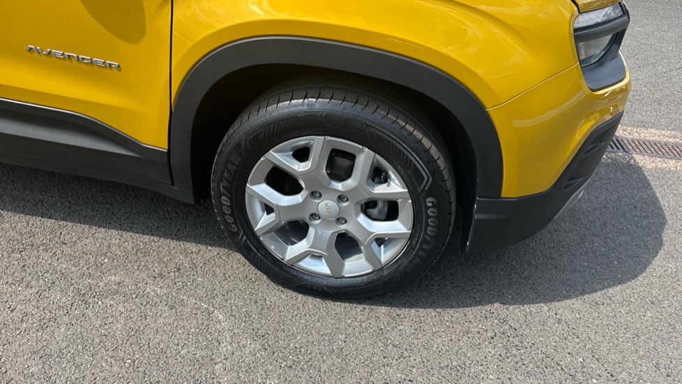 Jeep Avenger 1.2 Altitude 5dr Petrol Hatchback - Image 47