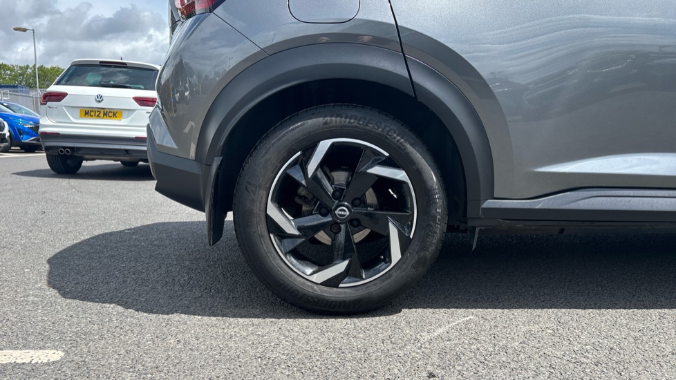 Nissan Juke 1.0 DiG-T 114 N-Connecta 5dr Petrol Hatchback - Image 7