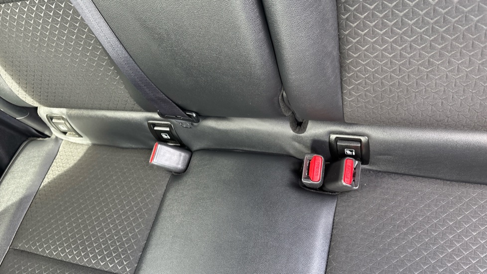 Nissan Juke 1.0 DiG-T 114 N-Connecta 5dr Petrol Hatchback - Image 17