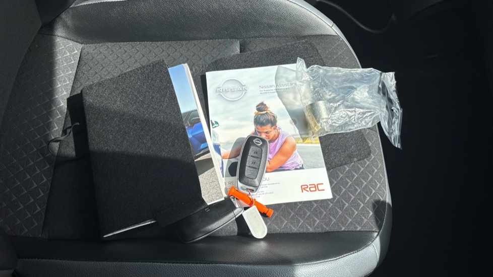 Nissan Juke 1.0 DiG-T 114 N-Connecta 5dr Petrol Hatchback - Image 19