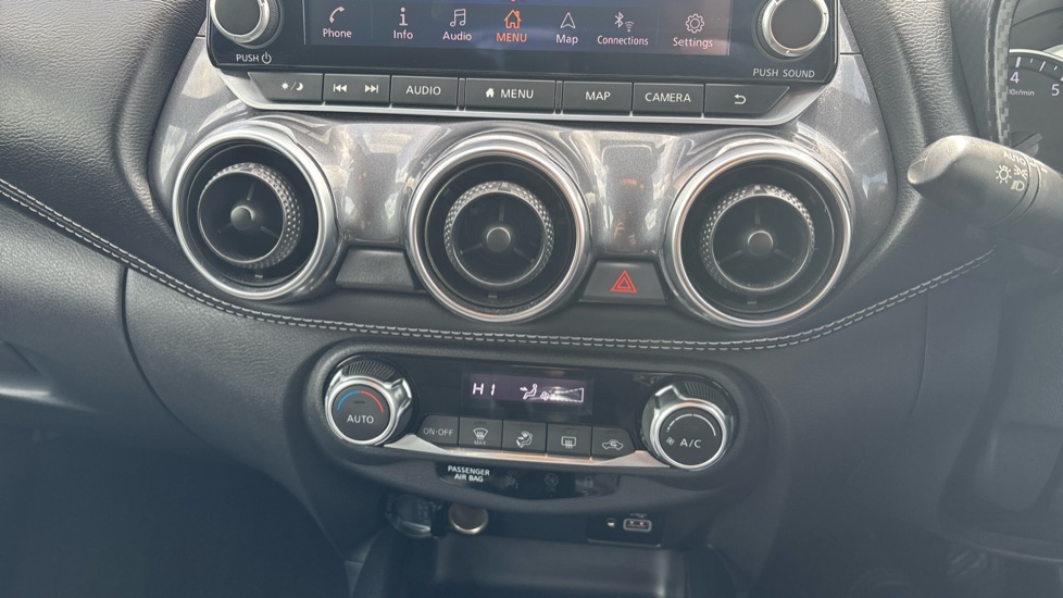 Nissan Juke 1.0 DiG-T 114 N-Connecta 5dr Petrol Hatchback - Image 37