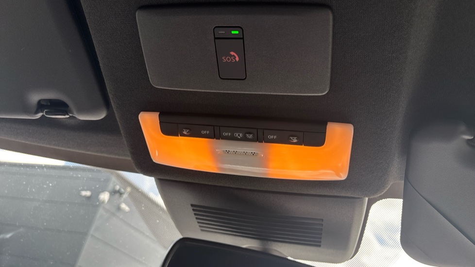 Nissan Juke 1.0 DiG-T 114 N-Connecta 5dr Petrol Hatchback - Image 44
