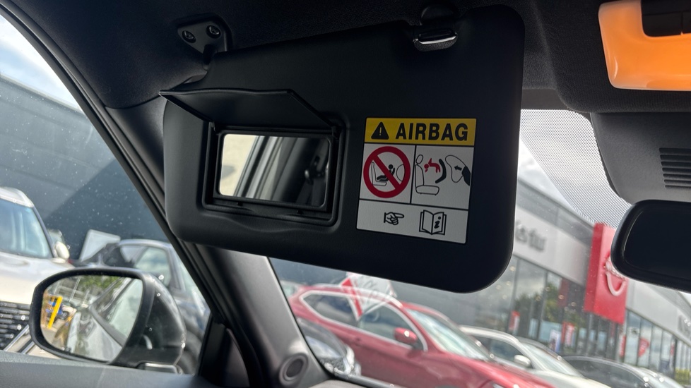 Nissan Juke 1.0 DiG-T 114 N-Connecta 5dr Petrol Hatchback - Image 45