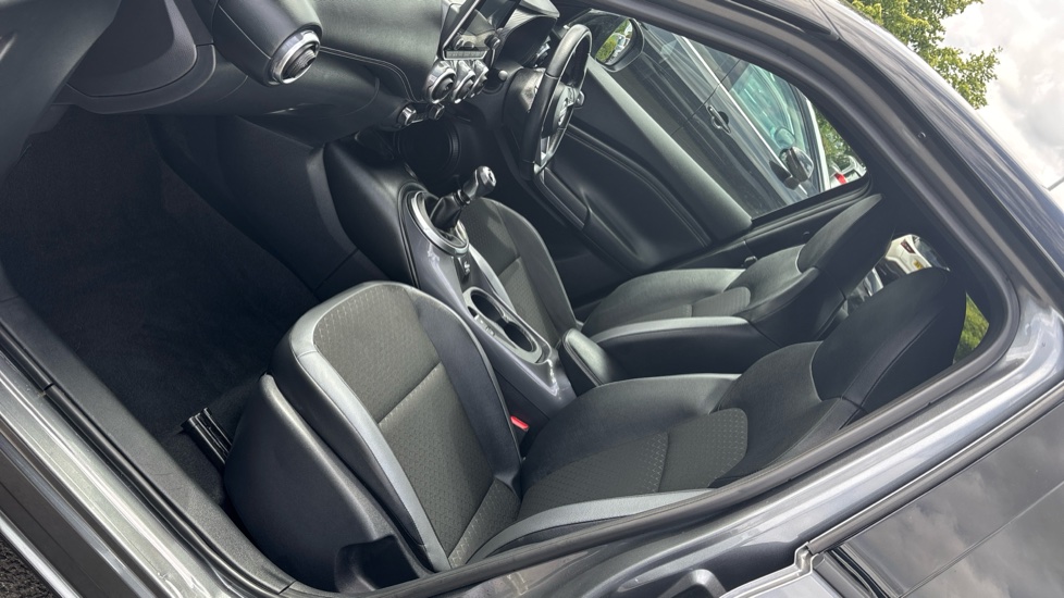 Nissan Juke 1.0 DiG-T 114 N-Connecta 5dr Petrol Hatchback - Image 47