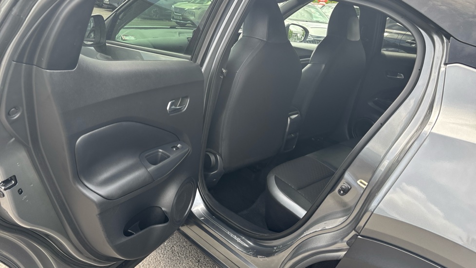 Nissan Juke 1.0 DiG-T 114 N-Connecta 5dr Petrol Hatchback - Image 49