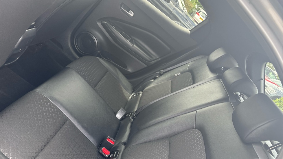 Nissan Juke 1.0 DiG-T 114 N-Connecta 5dr Petrol Hatchback - Image 50