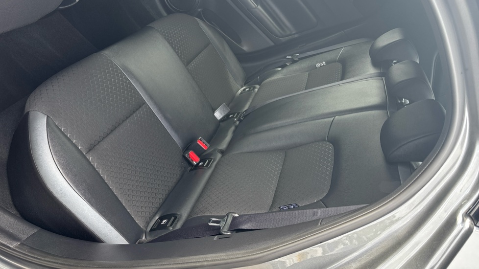 Nissan Juke 1.0 DiG-T 114 N-Connecta 5dr Petrol Hatchback - Image 51