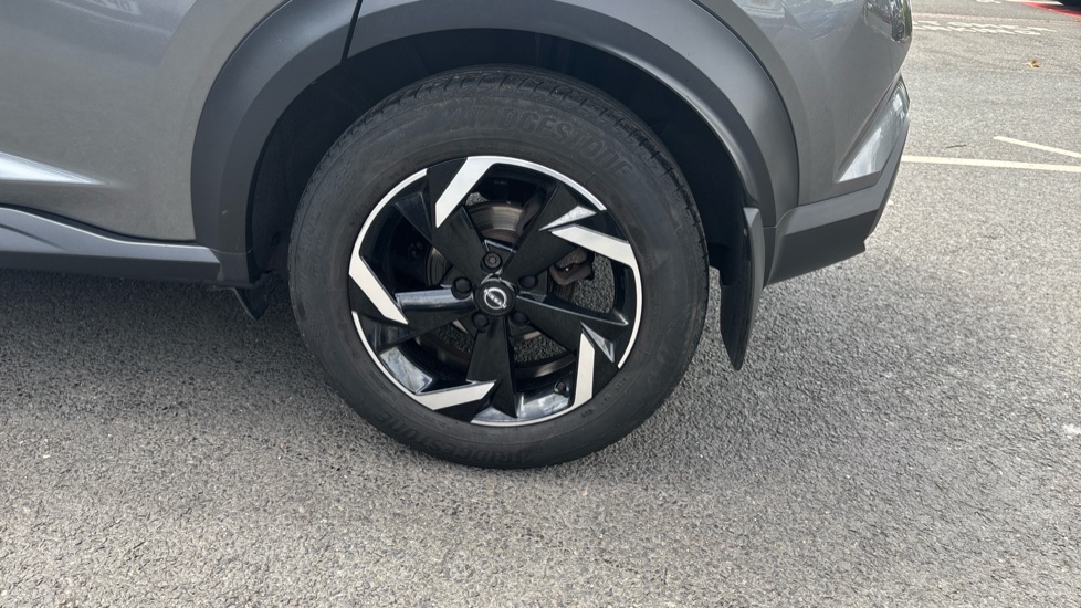 Nissan Juke 1.0 DiG-T 114 N-Connecta 5dr Petrol Hatchback - Image 53