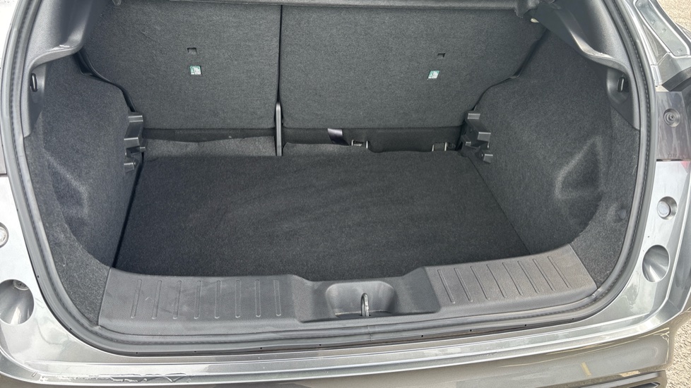 Nissan Juke 1.0 DiG-T 114 N-Connecta 5dr Petrol Hatchback - Image 55