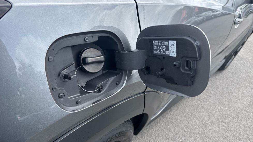 Nissan Juke 1.0 DiG-T 114 N-Connecta 5dr Petrol Hatchback - Image 57