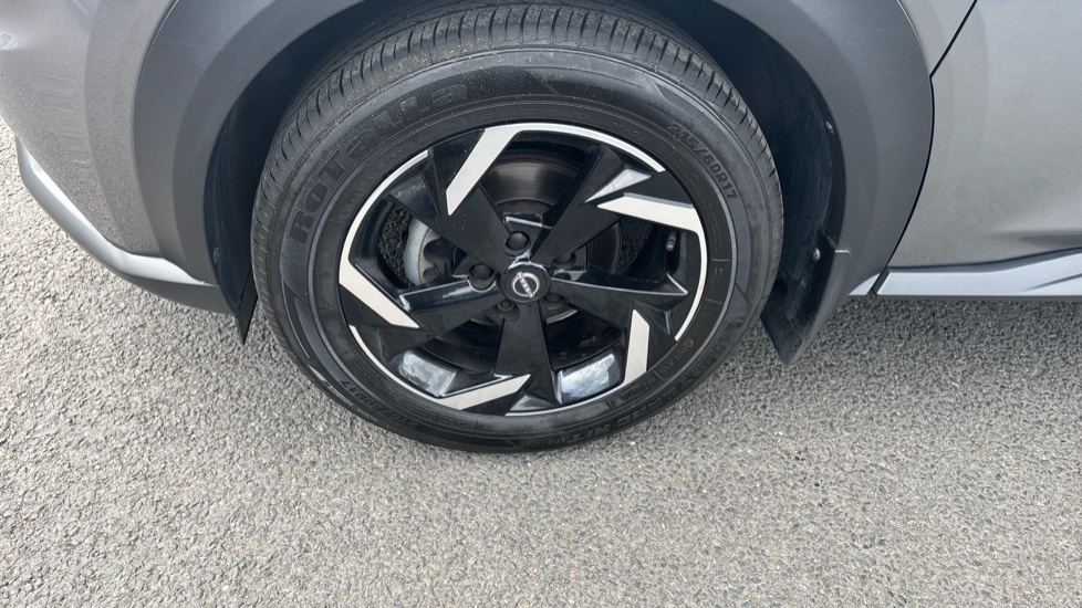 Nissan Juke 1.0 DiG-T 114 N-Connecta 5dr Petrol Hatchback - Image 61