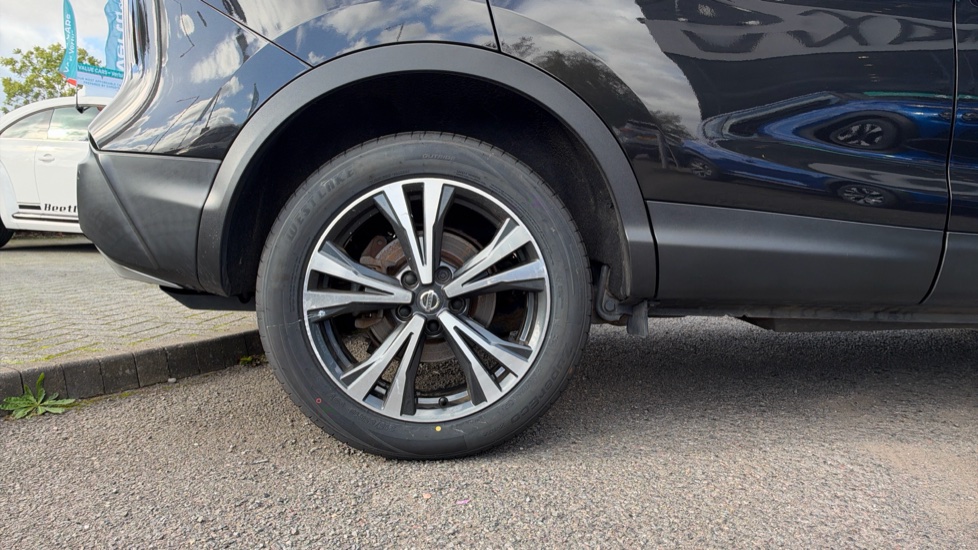 Nissan Qashqai 1.5 dCi 115 N-Connecta 5dr Diesel Hatchback - Image 7