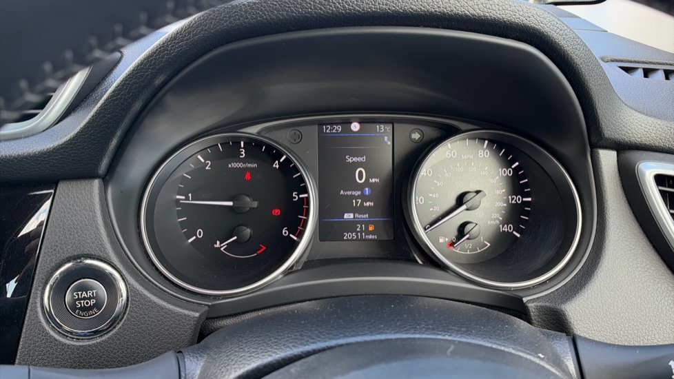 Nissan Qashqai 1.5 dCi 115 N-Connecta 5dr Diesel Hatchback - Image 26