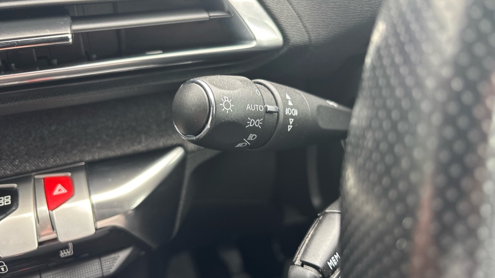 Peugeot 3008 1.2 PureTech GT Line Premium 5dr Petrol Estate - Image 21