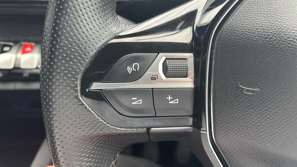 Peugeot 3008 1.2 PureTech GT Line Premium 5dr Petrol Estate - Image 23