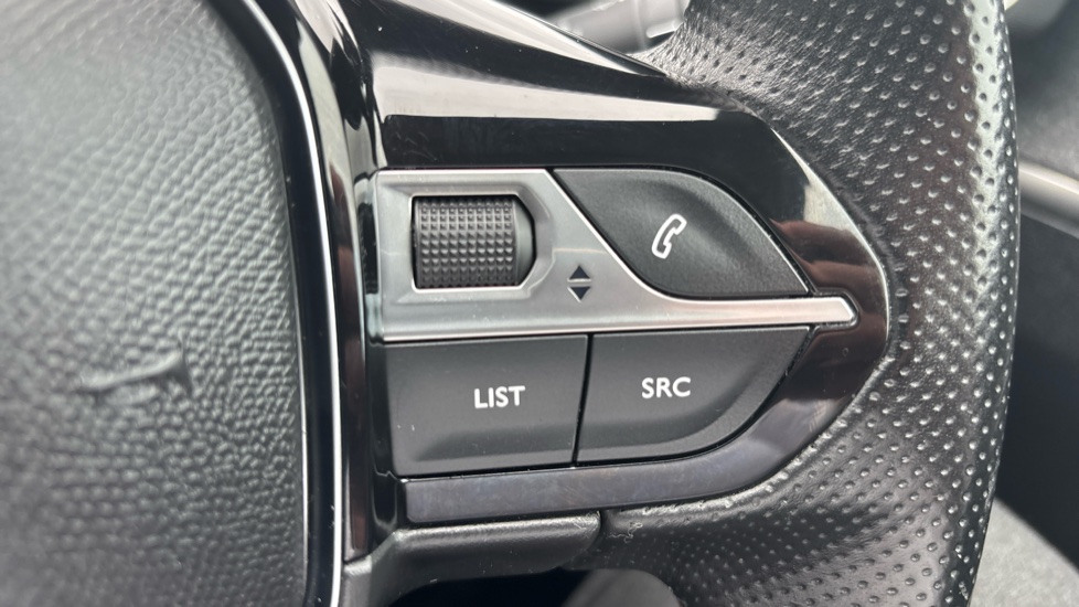 Peugeot 3008 1.2 PureTech GT Line Premium 5dr Petrol Estate - Image 24