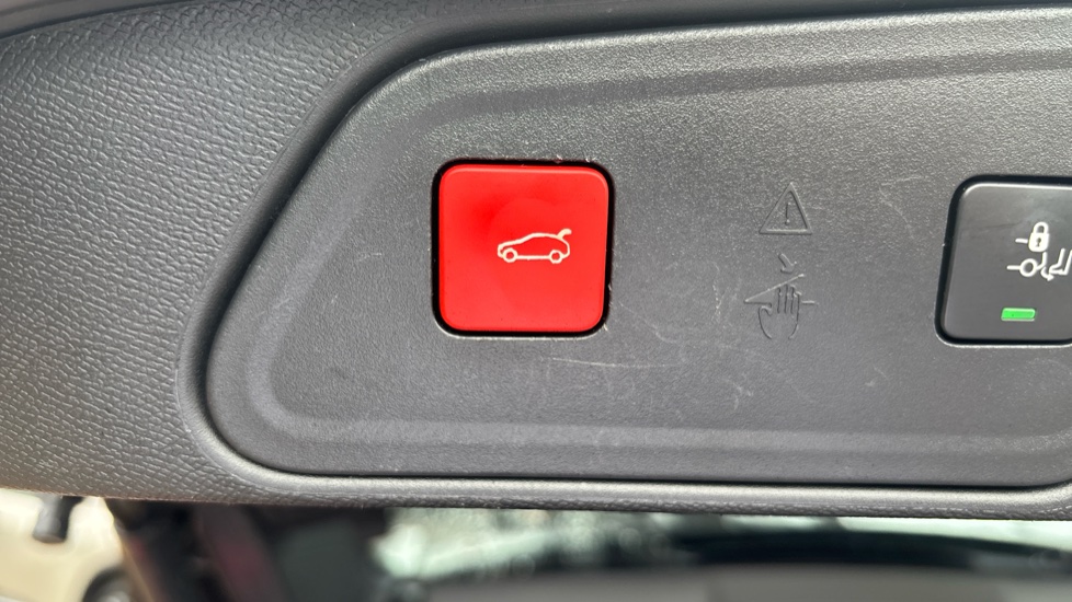 Peugeot 3008 1.2 PureTech GT Line Premium 5dr Petrol Estate - Image 50