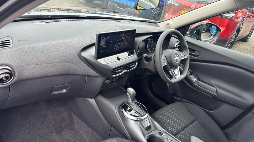 Nissan Juke 1.0 DiG-T Acenta Premium 5dr DCT Petrol Hatchback - Image 11
