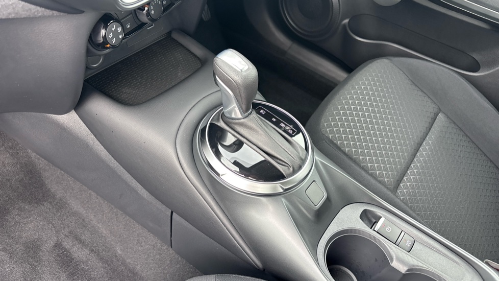Nissan Juke 1.0 DiG-T Acenta Premium 5dr DCT Petrol Hatchback - Image 13
