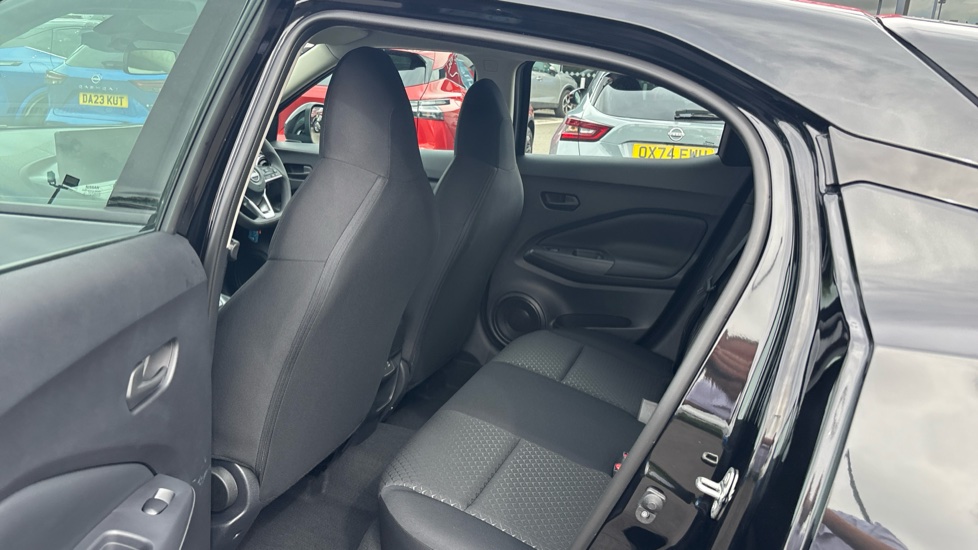 Nissan Juke 1.0 DiG-T Acenta Premium 5dr DCT Petrol Hatchback - Image 16
